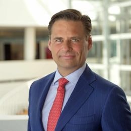 特斯拉(TSLA.US)解散Dojo超算团队,将放弃自研芯片战略转向外部合作